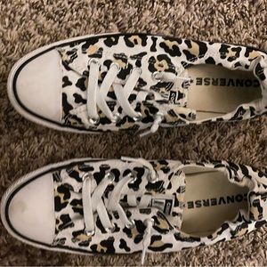 Converse Shoreline. Leopard print. Size 9.5. Gently worn.